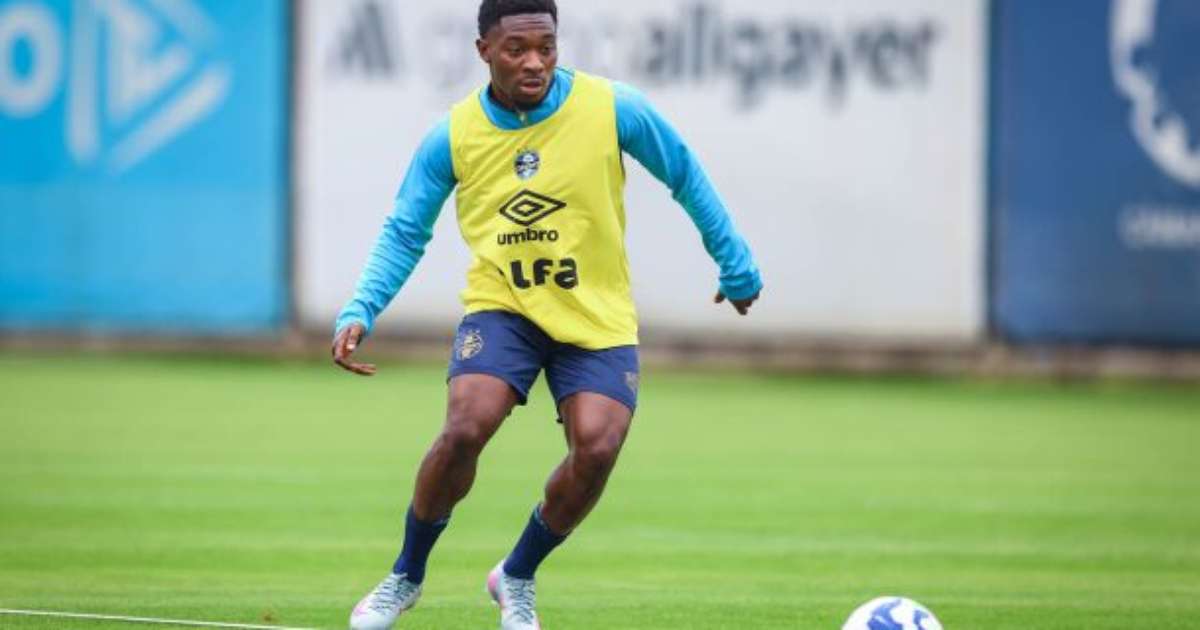 Grêmio enfrenta Palestino com mudanças no ataque após ausência de Amuzu