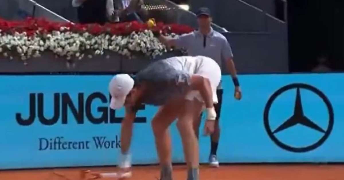 Raquete destruída por João Fonseca após ponto perdido em Madri custa cerca de R$ 3 mil