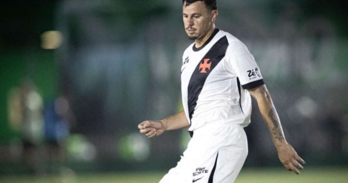 Hugo Moura pode recuperar espaço no Vasco em semana decisiva