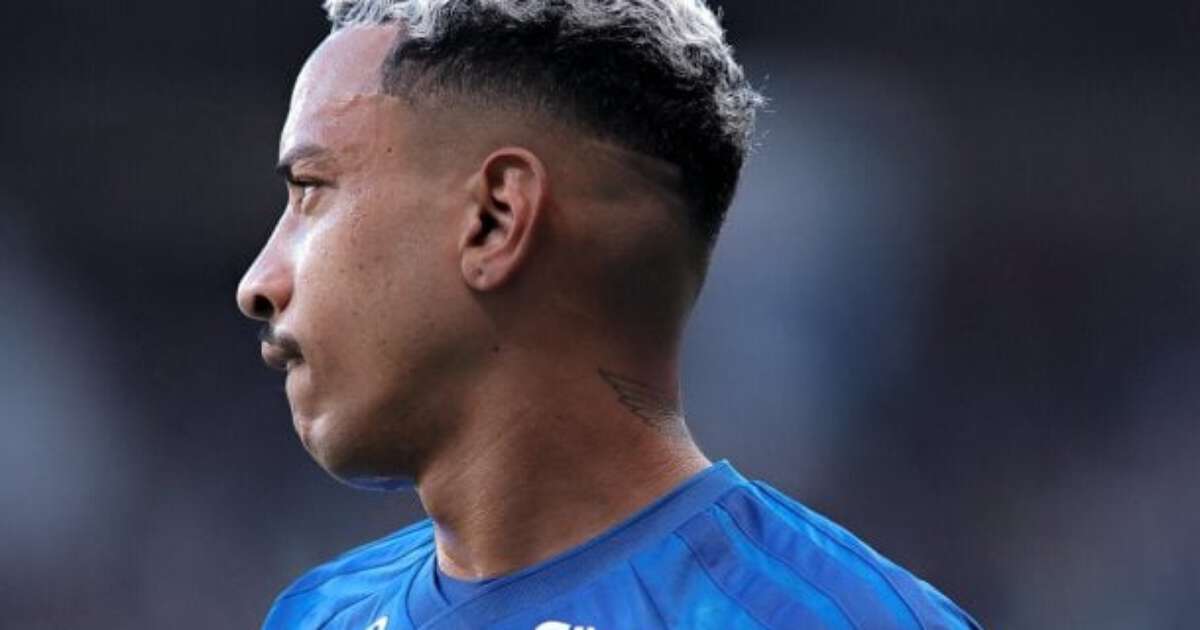 Matheus Pereira sofre ataques raciais e ameaças de morte após vitória do Cruzeiro contra o Boca Juniors