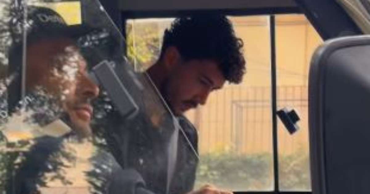 Gustavo Henrique zagueiro do Corinthians tira CNH de ônibus! Entenda o motivo!