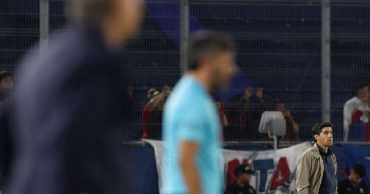 Abel critica calendário e sua influência no desempenho do Palmeiras: 