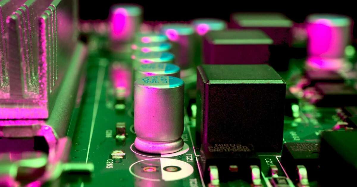 A guerra no Irã interrompeu outra cadeia de suprimentos crítica para a tecnologia de consumo: as placas de circuito impresso (PCBs)