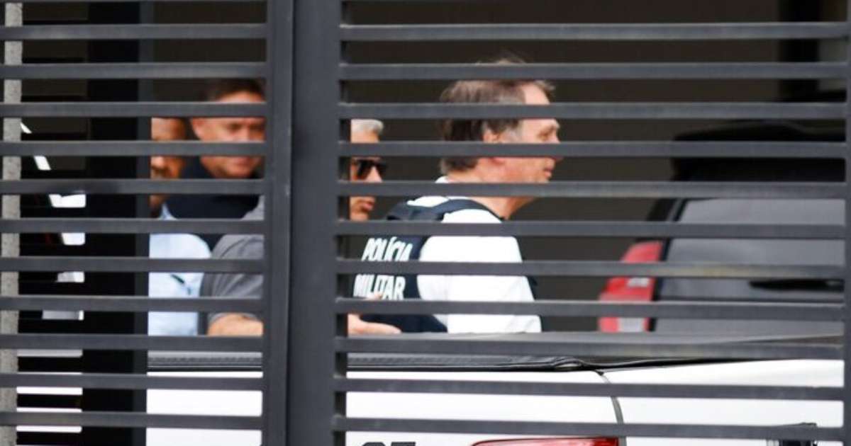 Bolsonaro está a caminho de hospital para fazer nova cirurgia, diz Michelle