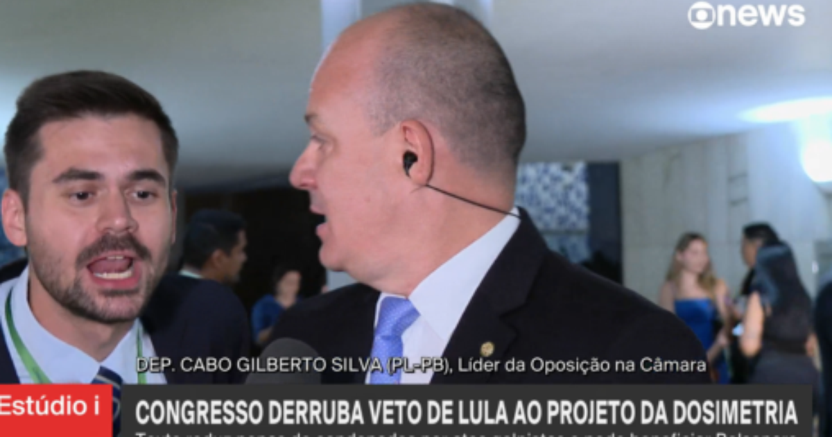 Hugo Motta exonera assessor que interrompeu entrevista ao vivo com palavrão e pedido de reeleição de Lula
