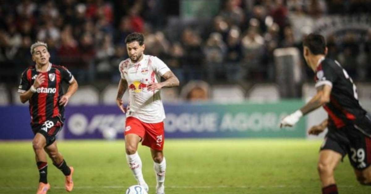 Com um a menos, Bragantino sofre gol nos acréscimos e perde para o River Plate