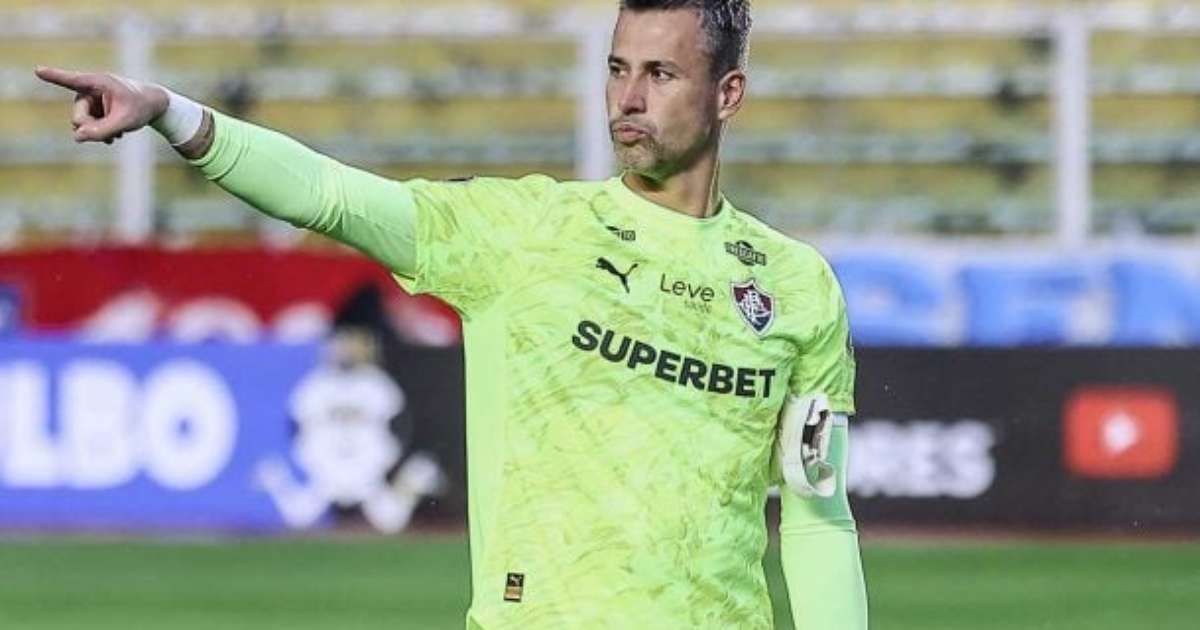 "Estou surpreso com o recorde, mas focado no Flu", diz Fábio após marca histórica