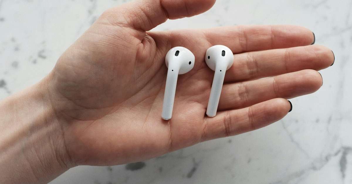 Se você tem medo da radiação dos fones Bluetooth, a ciência tem algo a te dizer sobre o verdadeiro impacto da tecnologia no seu cérebro