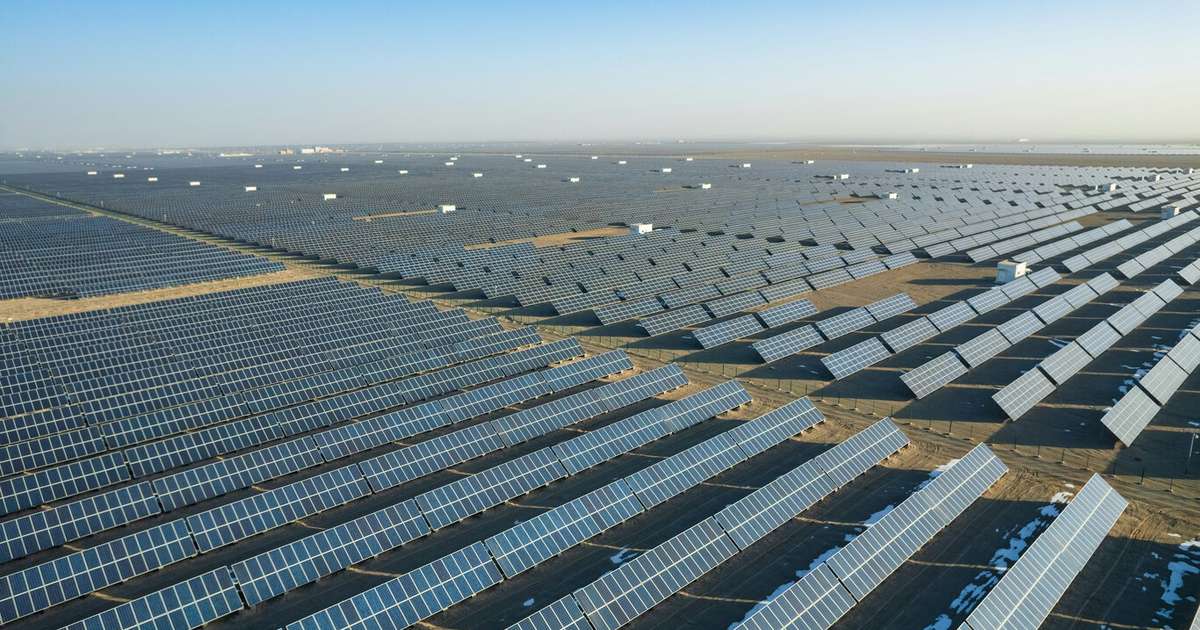 Maior parque solar da China está fazendo muito mais do que gerar energia: está transformando um deserto em verde