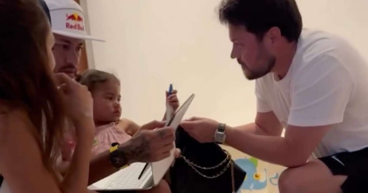 Vídeo: Neymar descobre que vai ser titio de primeira viagem