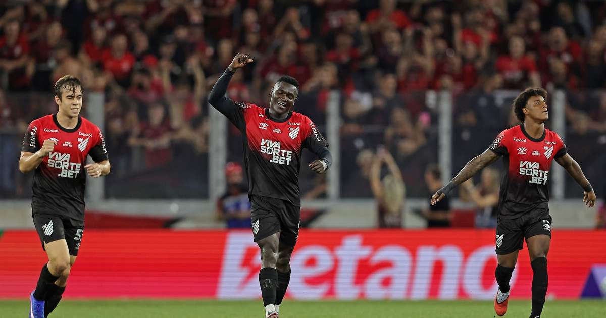 Violência, superação e gols: conheça a trajetória de Kevin Viveros, artilheiro do Brasileirão