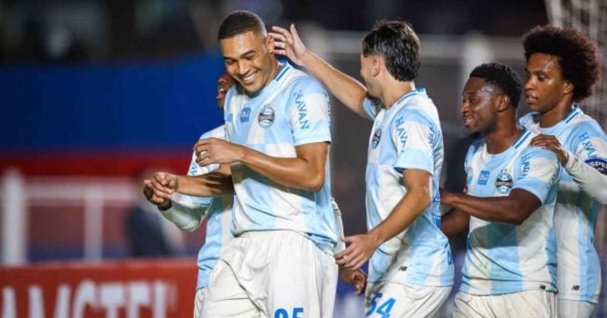 Grêmio vence Deportivo Riestra fora e assume liderança na Sul-Americana