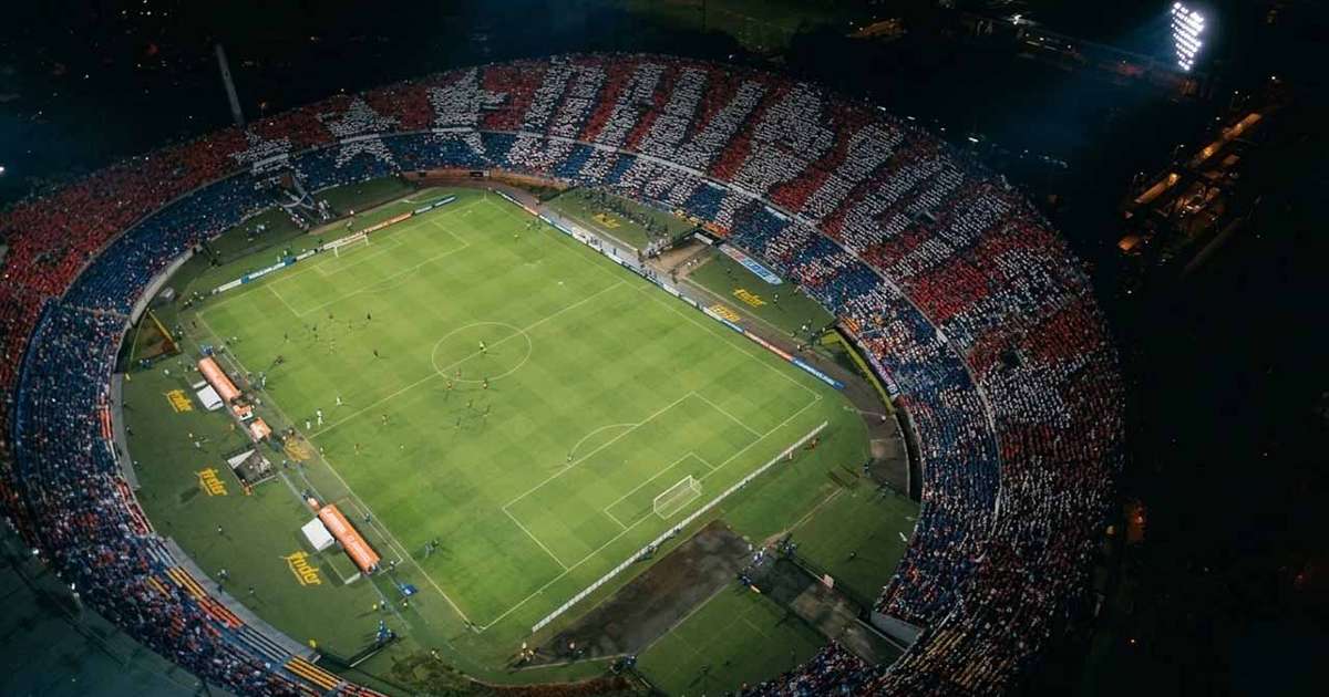 Palco Histórico: Flamengo e Independiente sob o Olhar de Pablo Escobar
