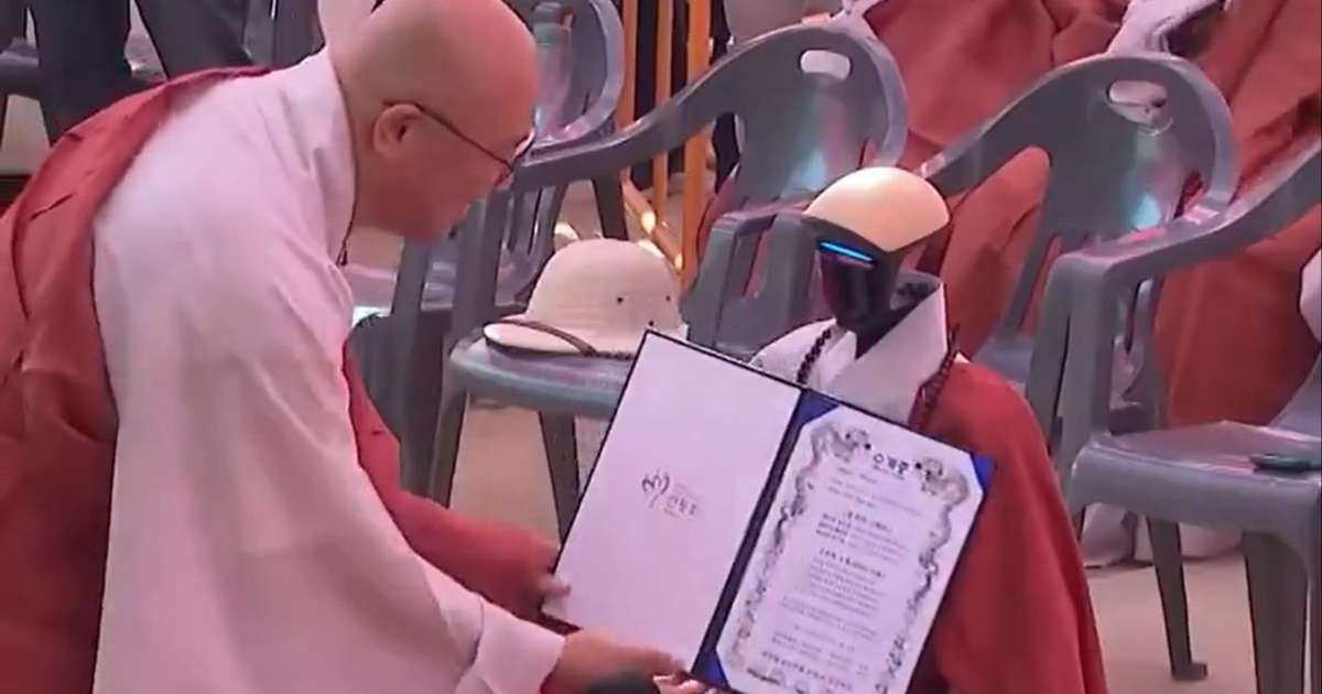 Robô humanoide se torna monge budista na Coreia do Sul