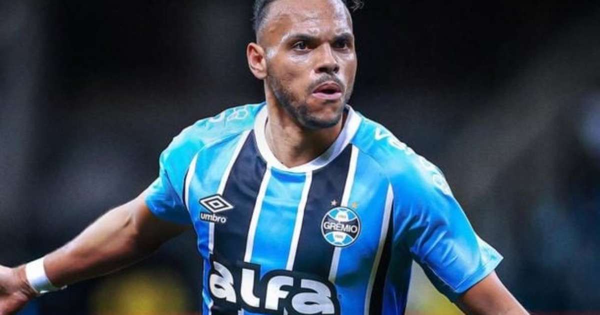 Braithwaite volta a marcar após lesão grave e emociona torcida do Grêmio