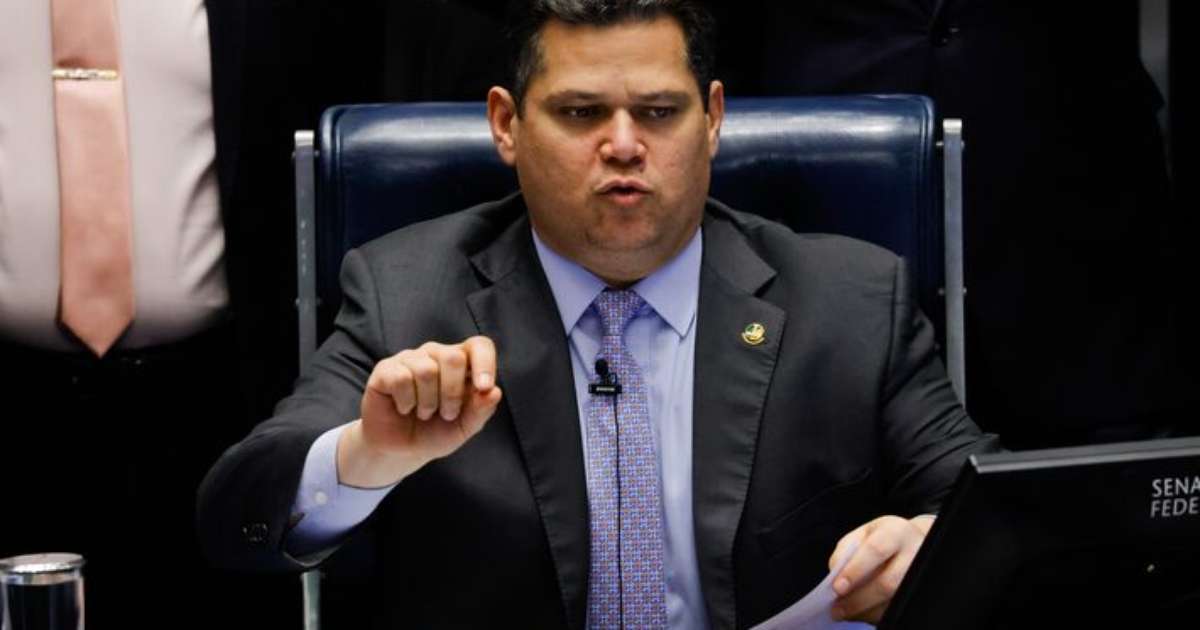 Alcolumbre promulga Lei da Dosimetria, que beneficia Bolsonaro, após fim do prazo para ato de Lula