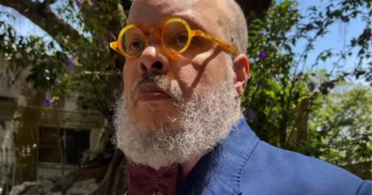 Ed Motta se envolve em confusão e arremessa cadeira em restaurante no Rio