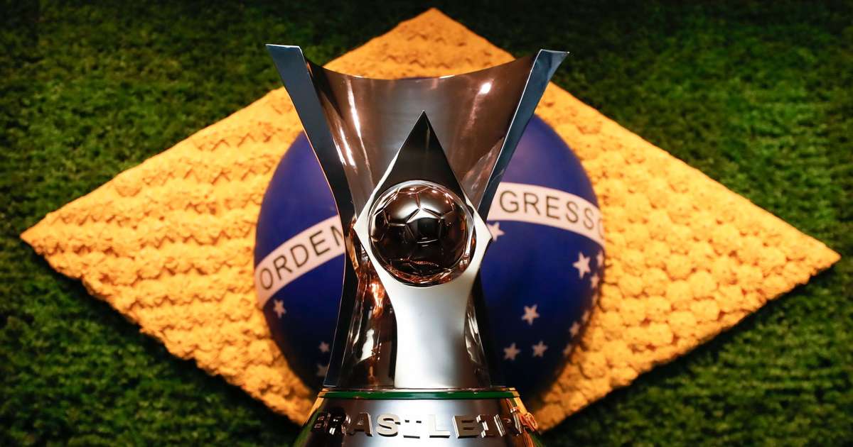 Crise Financeira: Gigante do Futebol Brasileiro Enfrenta Atrasos Salariais e Pressão no Elenco
