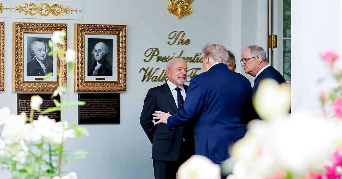 Lula Recorda Encontro Nostálgico de Trump com Ícone do Corinthians dos Anos 80
