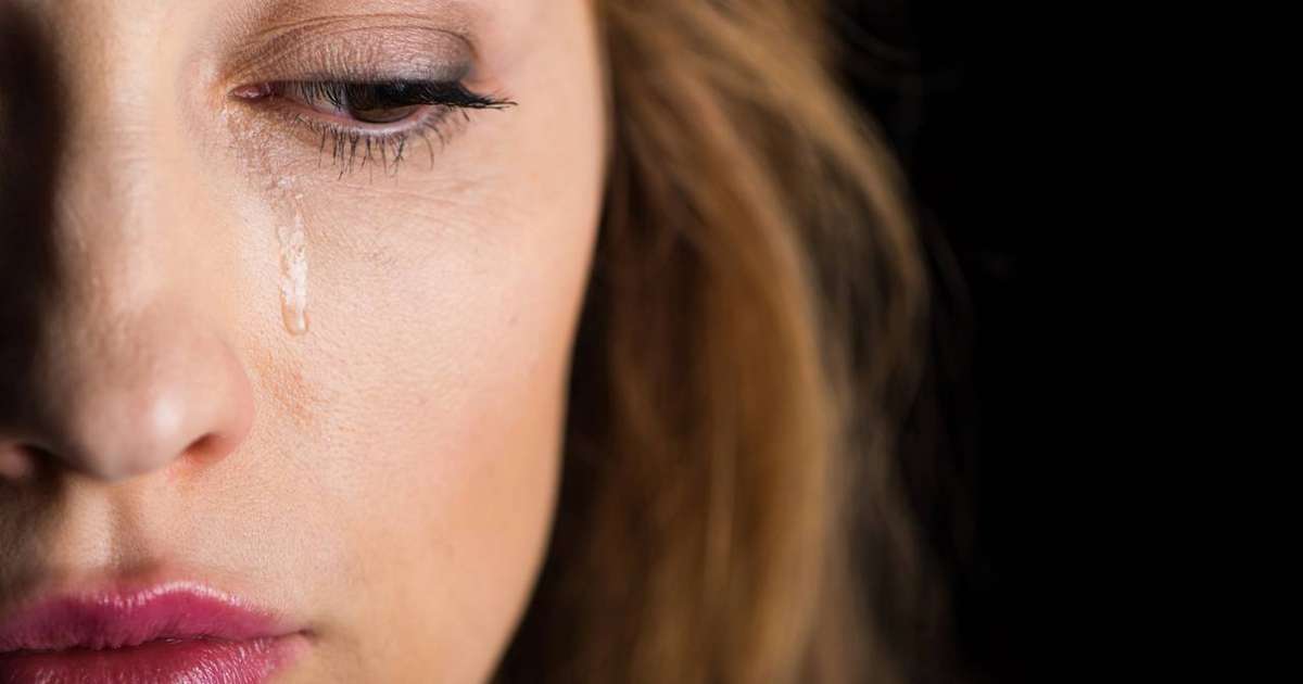 O que a psicologia revela sobre o choro e seus sinais químicos no corpo?