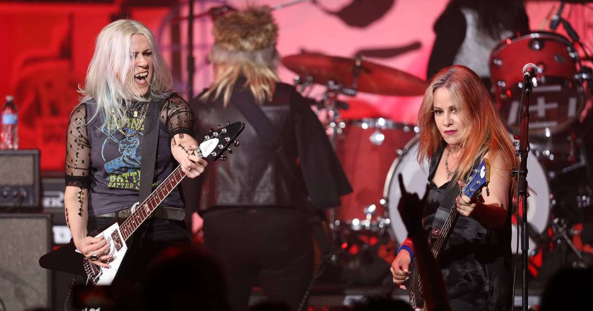 L7 irá se despedir dos palcos com turnê final