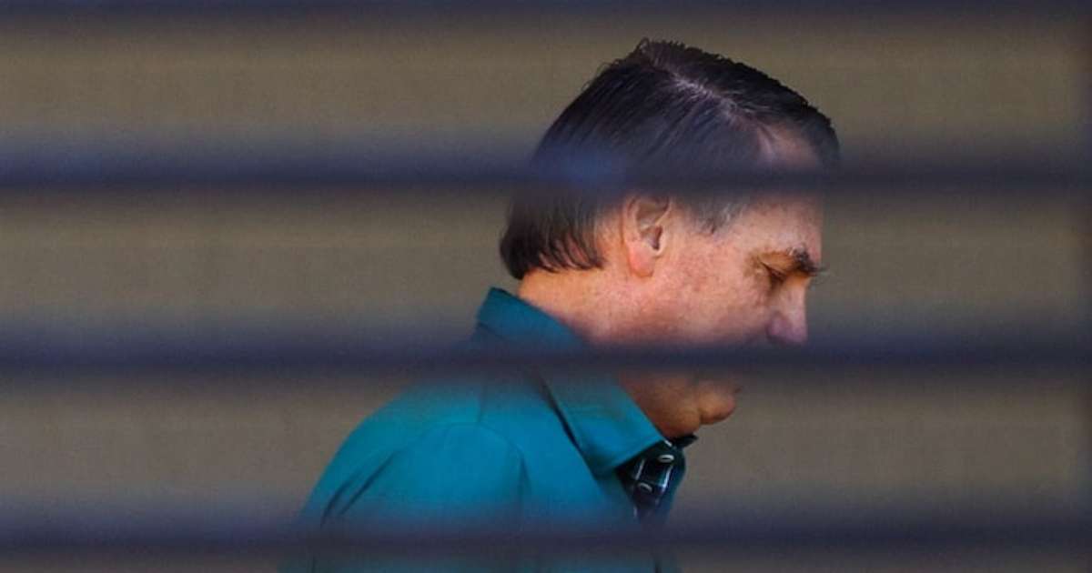 Bolsonaro teve soluços intensos e problemas de pressão nas últimas 48h, dizem médicos ao STF