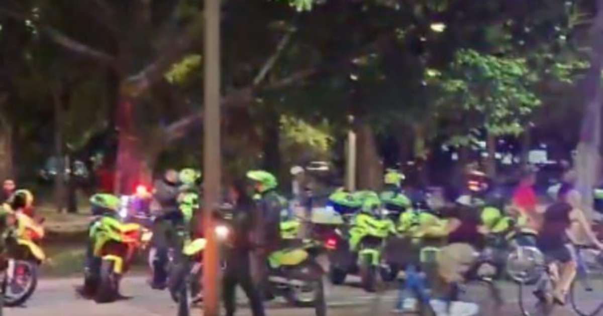 Caos fora do estádio: vídeos mostram guerra nas ruas após Medellín x Flamengo
