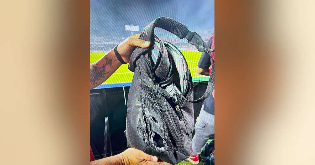 Equipe da ESPN Brasil é atingida por fogos em Medellín e Flamengo; mochila de cinegrafista pega fogo