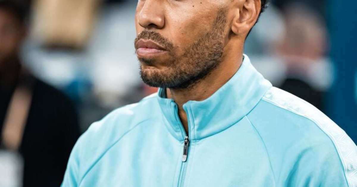 Aubameyang dispara extintor de incêndio em dirigente e é afastado de concentração, diz jornal