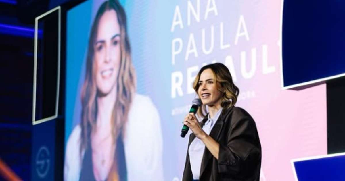 Ana Paula Renault chega a evento de helicóptero e recebe tratamento de popstar