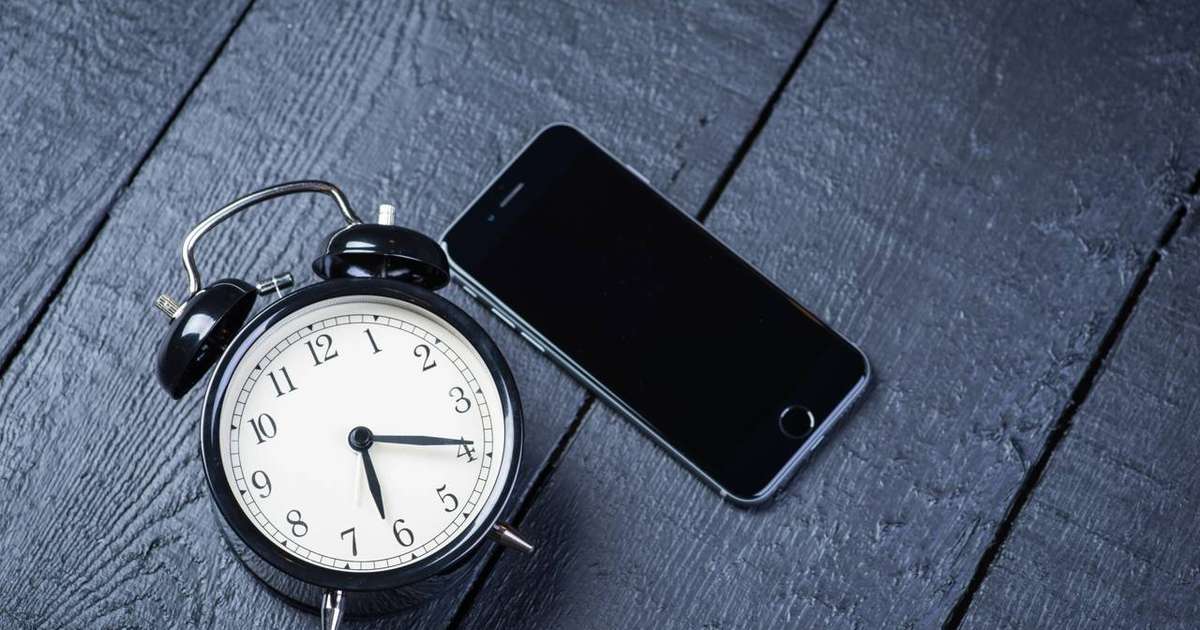 Nanosegundos que mudam tudo: como a relatividade de Einstein garante a precisão do seu celular