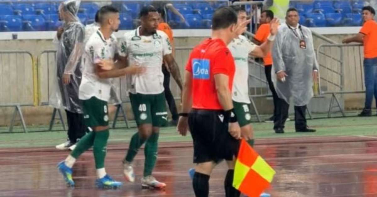 Fuchs, do Palmeiras, critica anulação de gol: 
