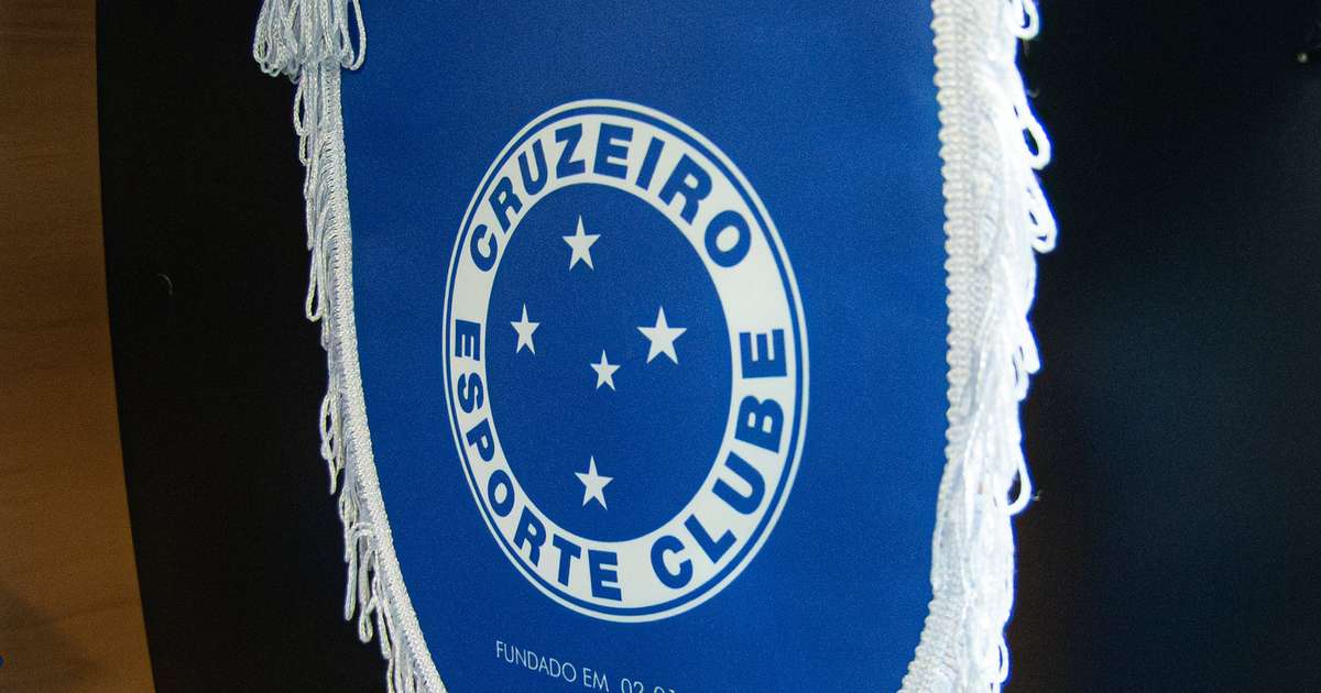 Igor Júlio no radar do Cruzeiro: clube busca zagueiro para reforçar defesa em meio a negociações intensas