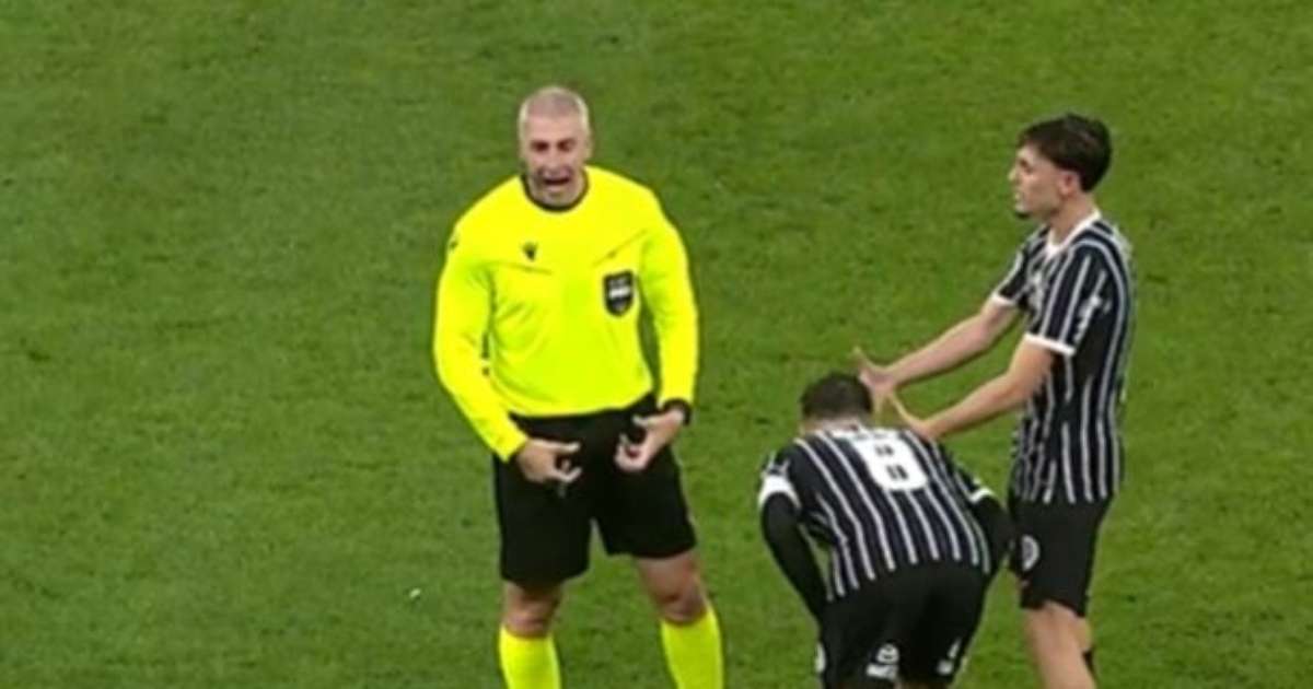 Arbitragem Registra Interferências no Gramado Durante Clássico entre Corinthians e São Paulo