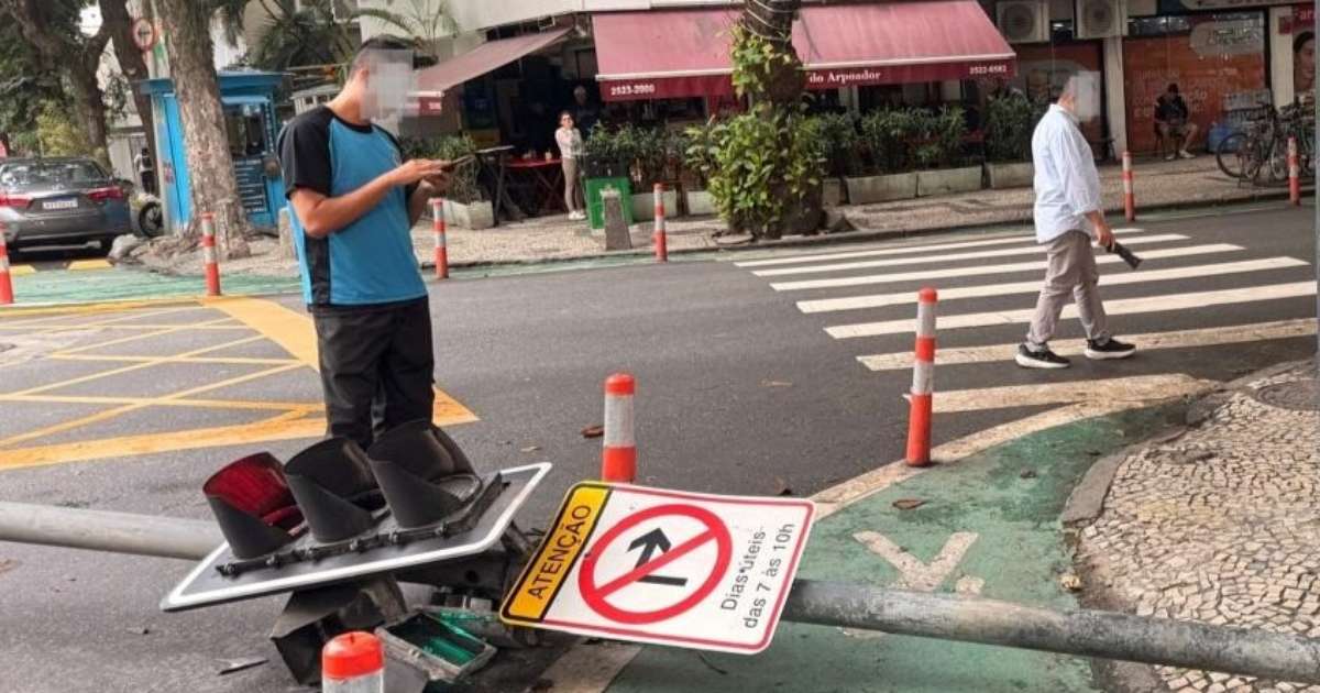 Homem fica ferido após ser atingido por poste de sinalização em Copacabana, no Rio