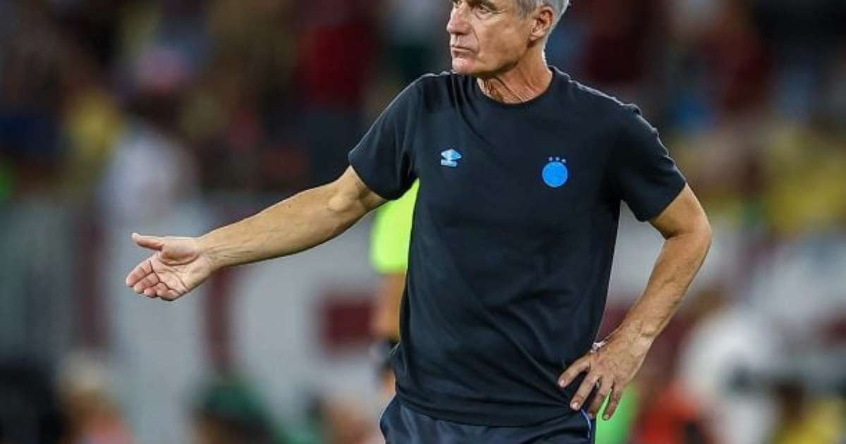 Luís Castro arma novo Grêmio e promove mudança para enfrentar o Confiança