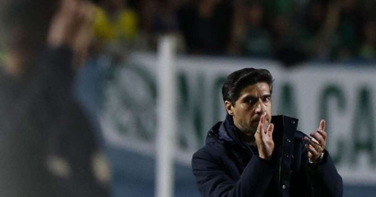 Abel Ferreira se desculpa por incidentes na Libertadores e elogia a força do banco do Palmeiras