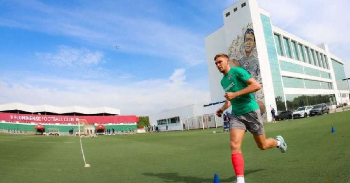 Castillo, do Fluminense, treina com proteção especial por corte na perna