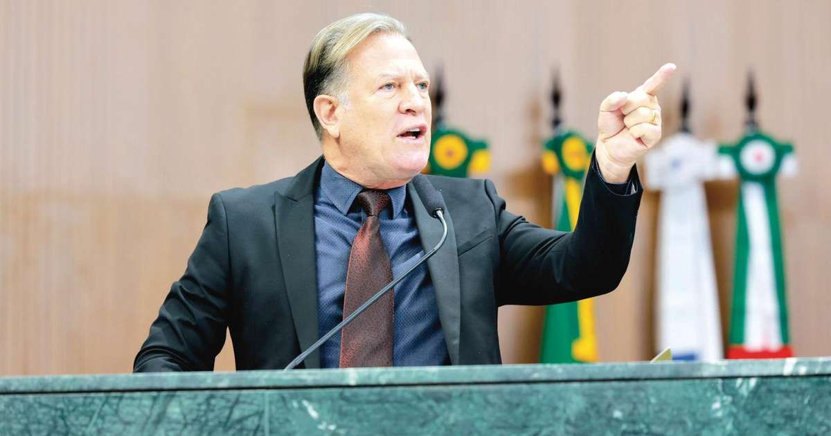 Deputado do PL pede para andar armado no plenário após briga com colega de partido em Goiás