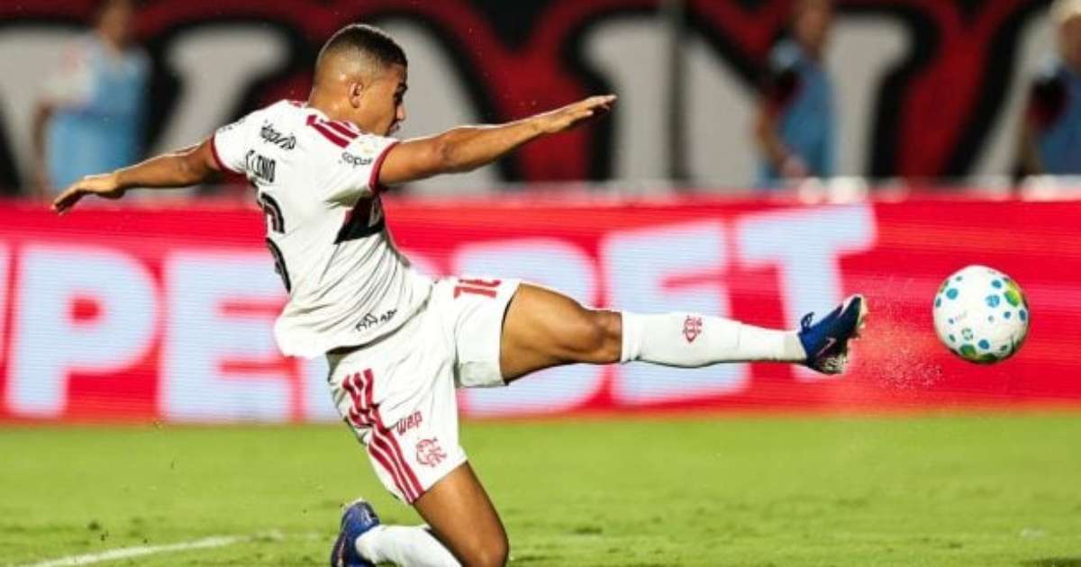 Flamengo sofre com falta de efetividade e vê oportunidades escaparem em jogo crucial
