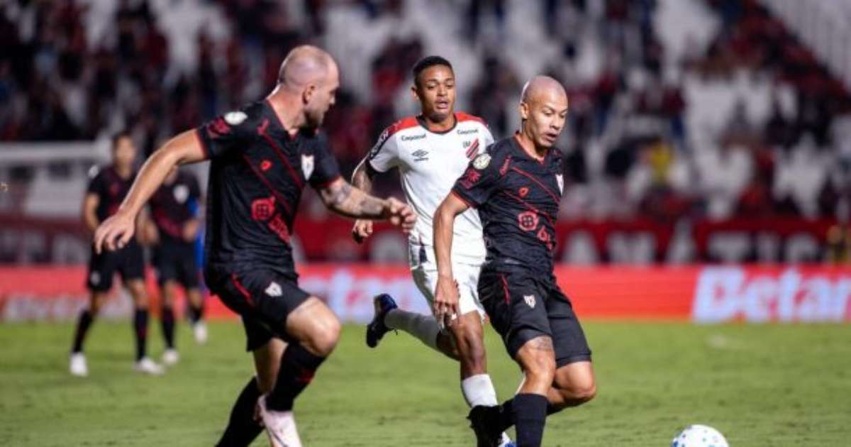 Santos brilha e Athletico elimina Atlético-GO nos pênaltis na Copa do Brasil