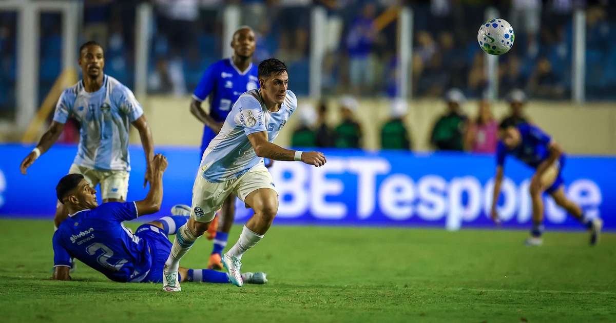 Grêmio goleia o Confiança e carimba vaga nas oitavas da Copa do Brasil