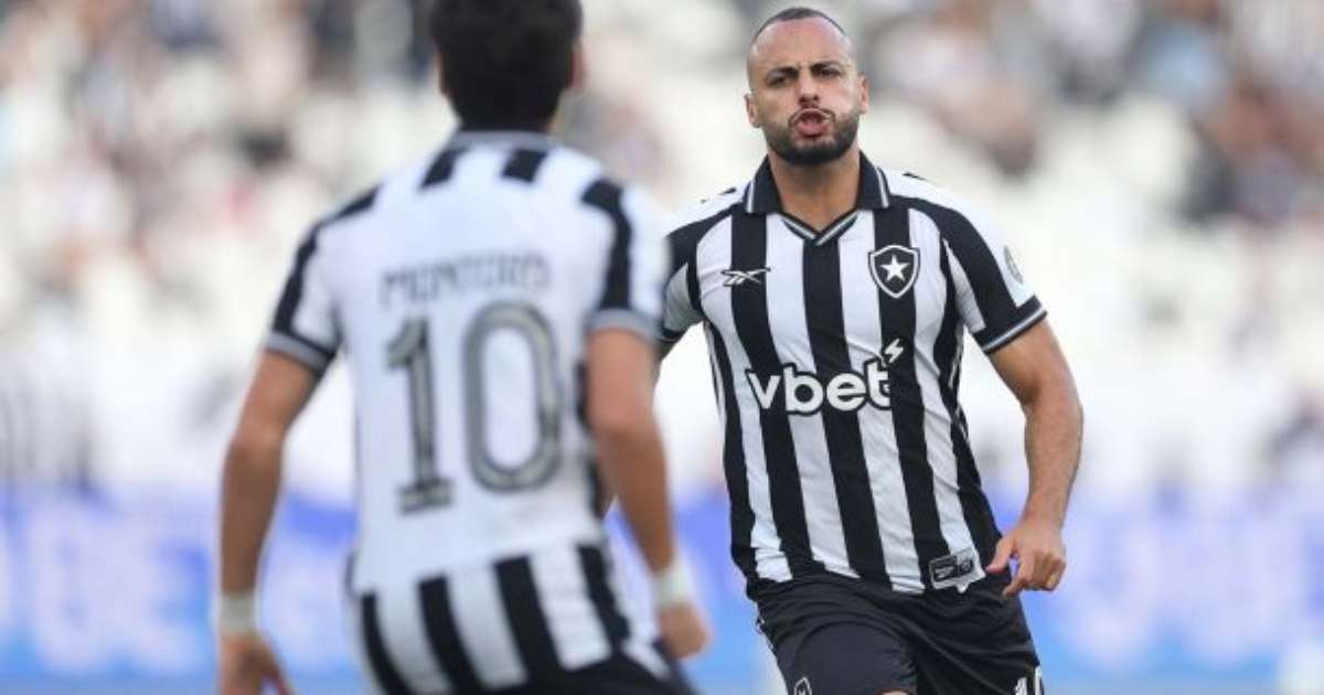 Arthur Cabral brilha com hat-trick e conduz Botafogo à vitória sobre o Corinthians no Nilton Santos