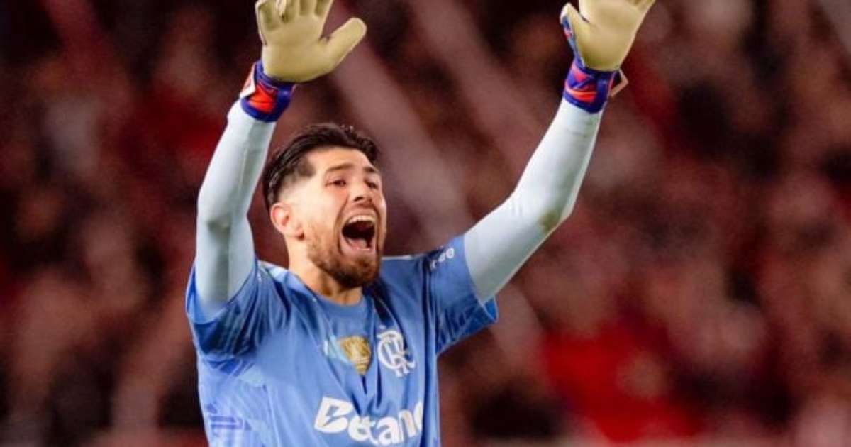 PRESSIONADO! Rossi sofre críticas após erro grave em partida contra o Athletico