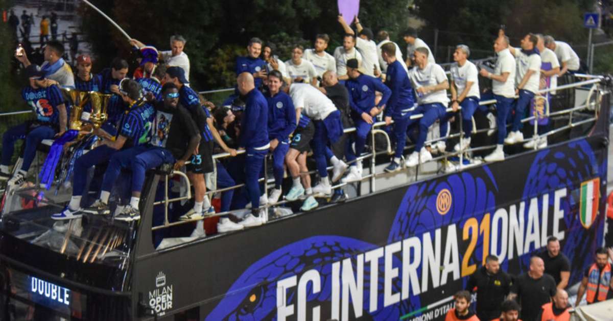 Festa da Inter pelo 'doblete' tem provocações ao Milan e princípio de ...