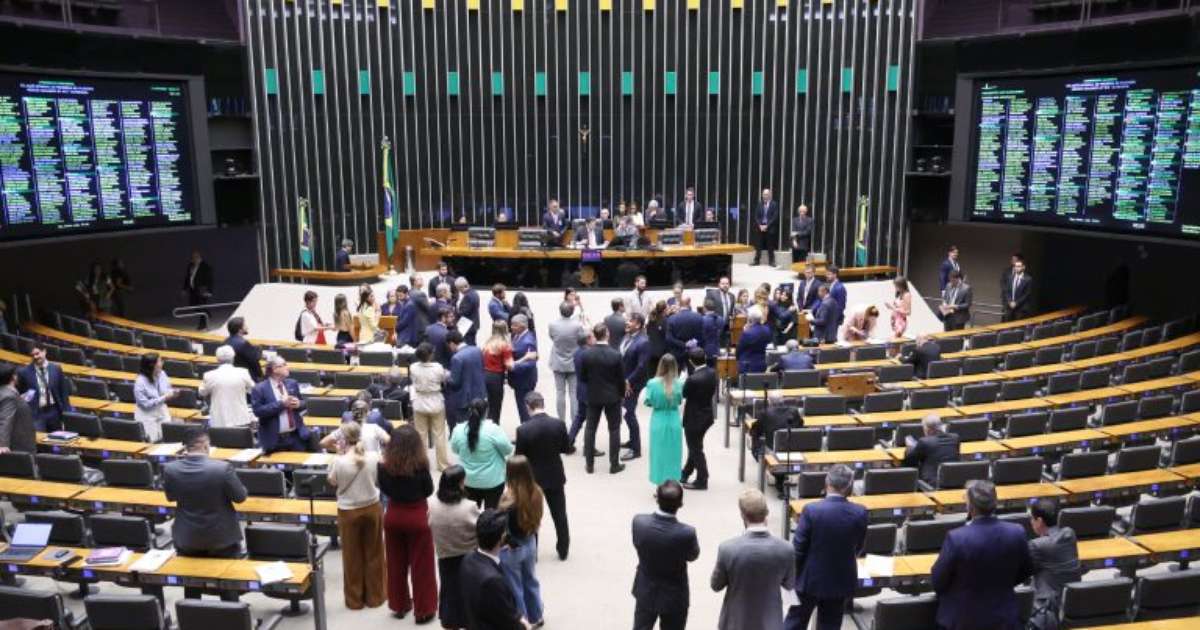 Congresso derruba veto de Lula e libera doações durante campanha eleitoral