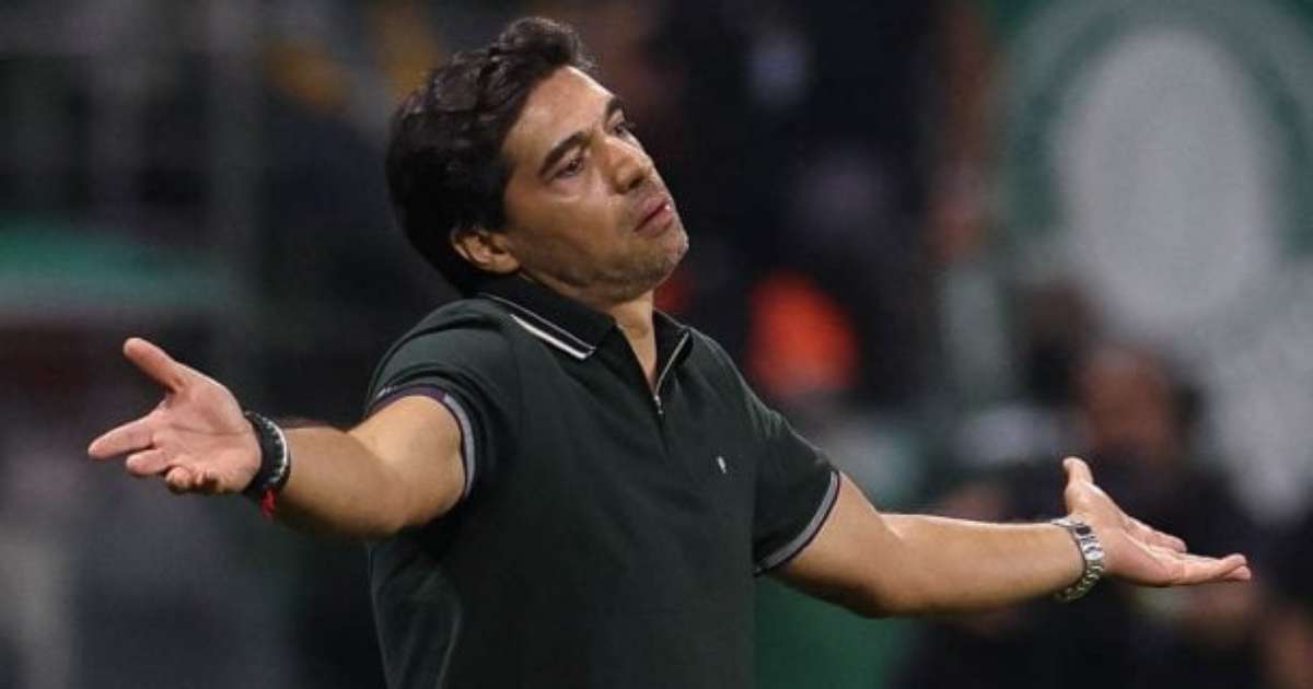 Abel Ferreira se destaca entre os técnicos com maior número de cartões nas ligas de elite