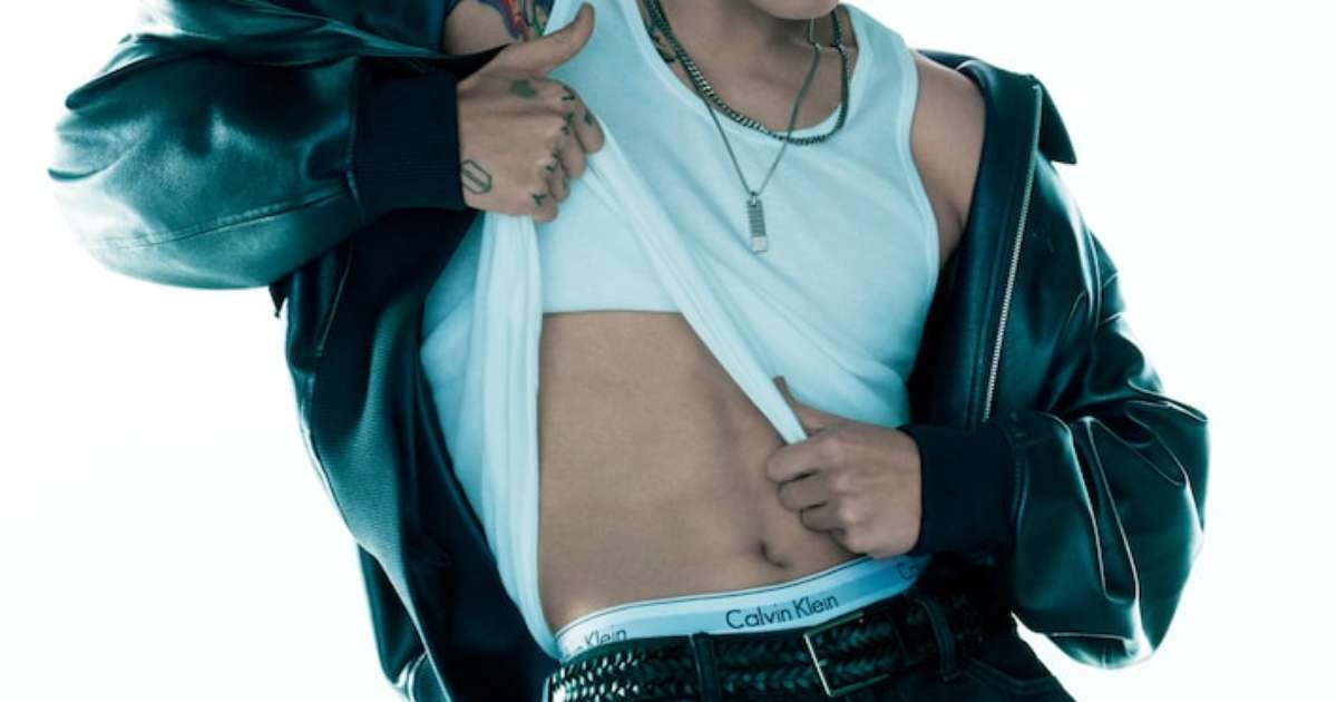 Jung Kook faz parceria com Calvin Klein e lança sua primeira coleção