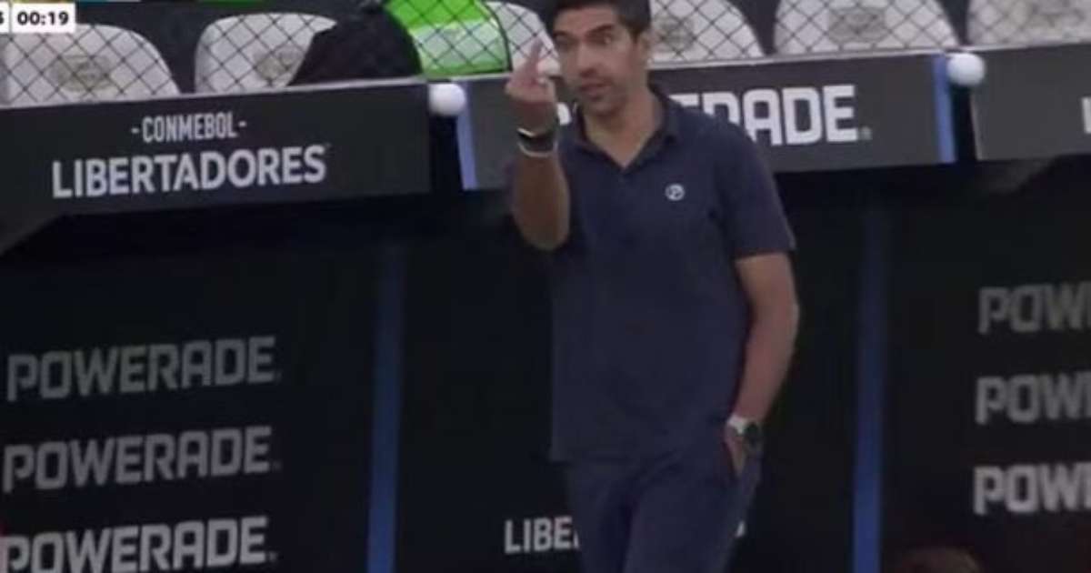 Conmebol aplica multa e advertência a Abel Ferreira por gesto impróprio em partida