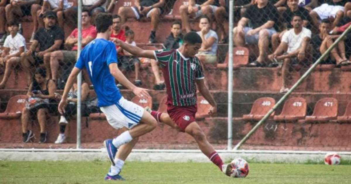 Eduardo Pape brilha e Cruzeiro vence Fluminense, subindo para a terceira colocação no Sub-20